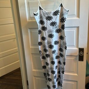 Black and white flower print maxi dress